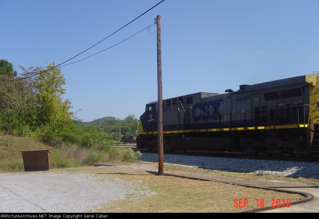 CSX 19 leads coal train out of Etowah Yard